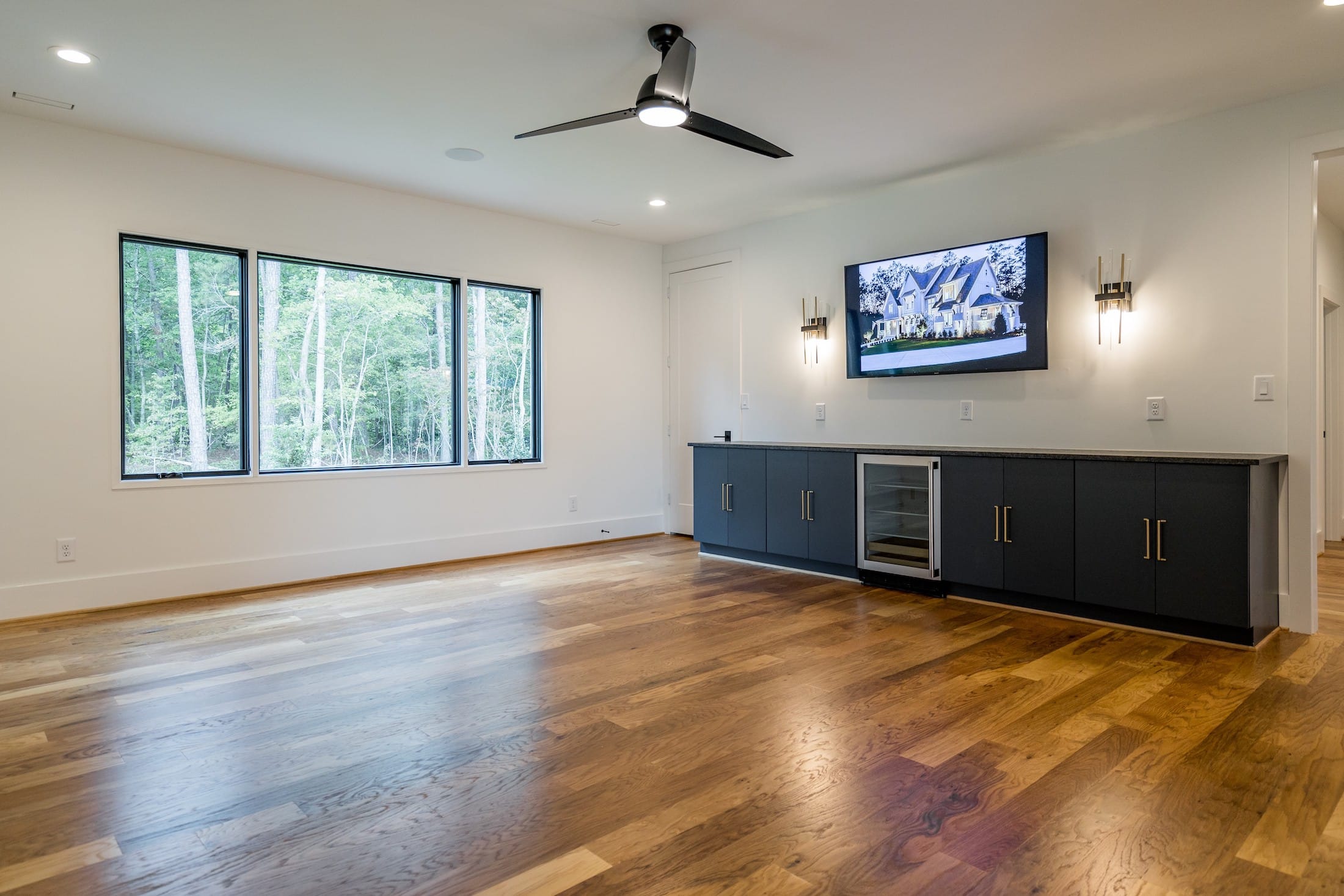 luxury custom home finishes and natural materials